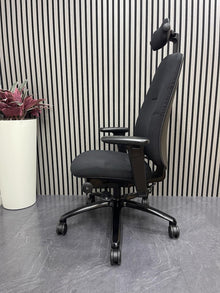 RH Logic 220 Fully Loaded Chair - All Black (Rrp£1548) - UK Delivery