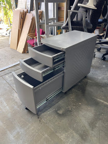 Metal under desk pedestal / Drawers image 4