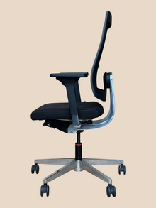 Refurbished Sedus Black Dot Net Chair – Black & Polished image 4