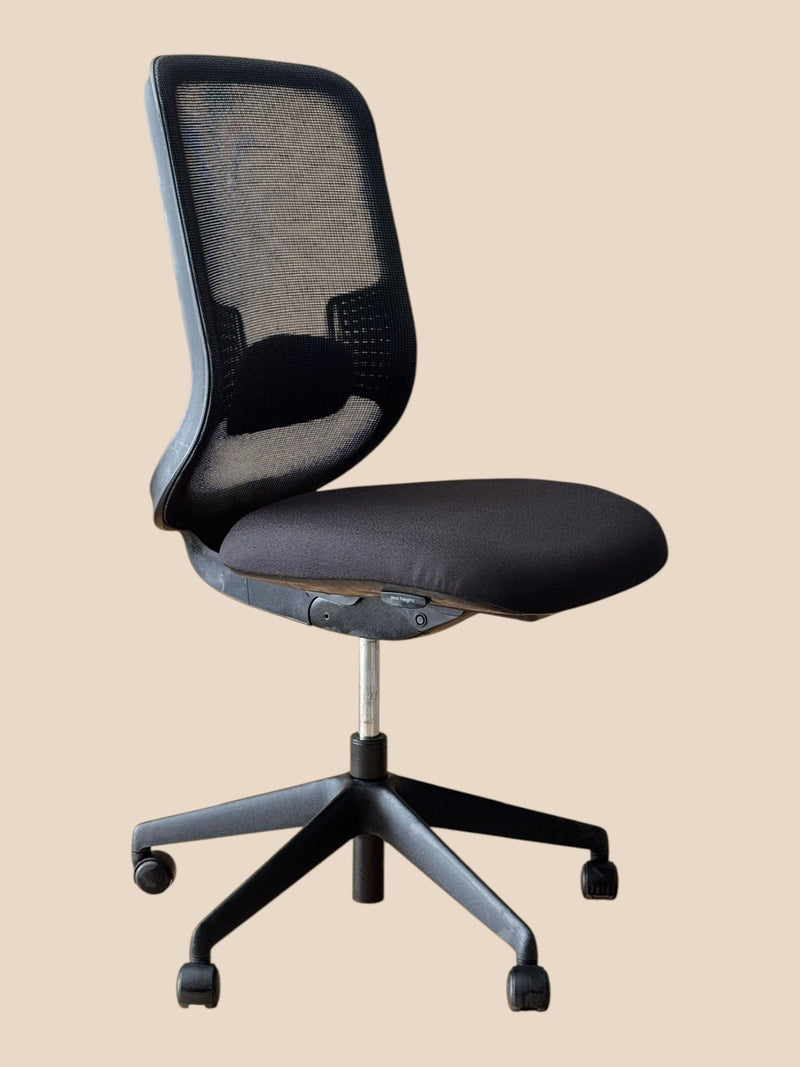 Orangebox Do Armless Black Mesh Chair – front three-quarter view
