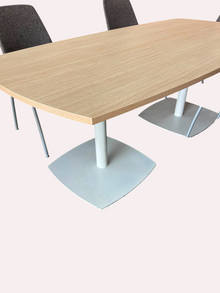 Refurbished Kinnarps Meeting Table with 6 Matching Conference Chairs image 8