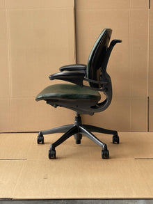 Refurbished Humanscale Freedom Executive Chair – Gel Arm Pads