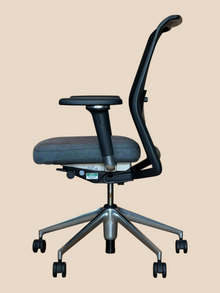 Refurbished Vitra ID Mesh Office Chair in Grey image 3