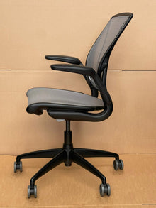 Humanscale Diffrient World Grey Mesh Chair – Refurbished image 6