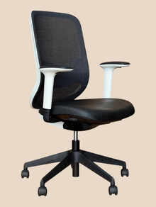 Refurbished Orangebox Do Mesh Chair – White Frame, Leather Seat image 1