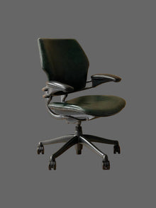 Refurbished Humanscale Freedom Executive Chair – Gel Arm Pads