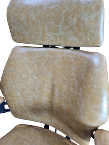 Refurbished Humanscale Freedom Headrest Chair – Distressed Cream image 10
