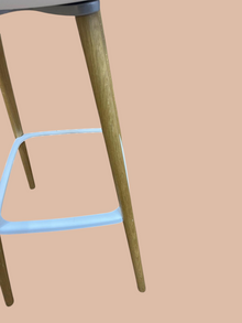 Refurbished Sedus se:spot Bar Stool – White, Wooden Legs image 6