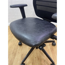 Refurbished Senator Fuse Adjustable Office Chair – 4D Armrests (Black)