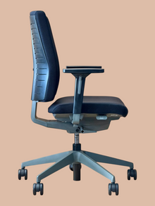 Refurbished Senator Freeflex Task Chair – Black Fabric, Grey Frame image 3