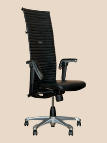 Refurbished HÅG Excellence 9331 Black Leather Chair image 2