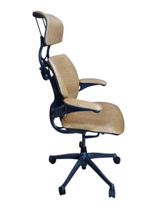 Refurbished Humanscale Freedom Headrest Chair – Distressed Cream image 4