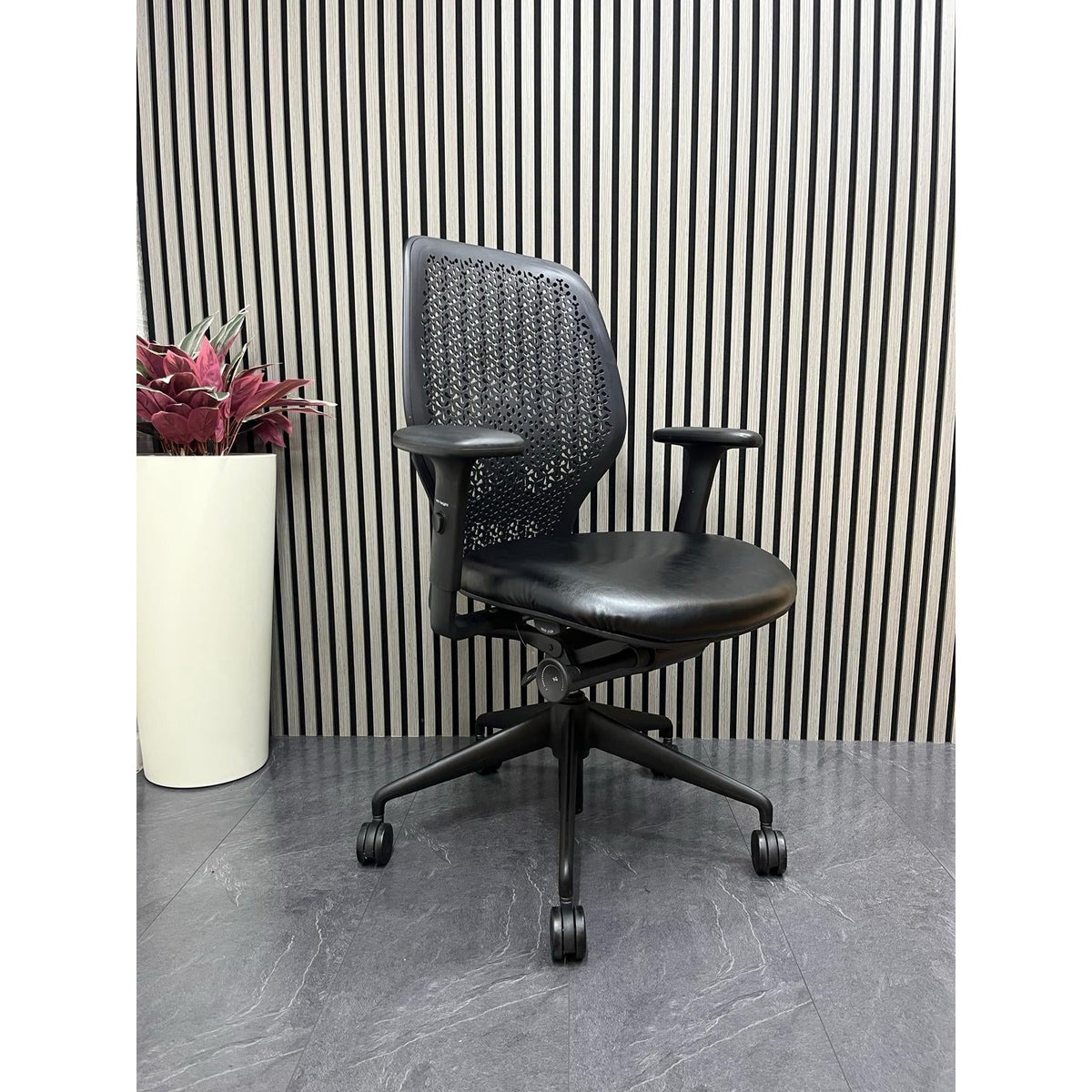 Orangebox Ara – Black Leather Seat– Lumbar Support –Rrp£759 - UK Delivery
