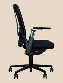 Refurbished Senator i-Workchair in Black image 2