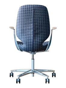 Kinnarps 8000 Height Adjustable Chair - Houndstooth Fabric - Grey Black - Polished Aluminium Frame - Swivel Base image 2