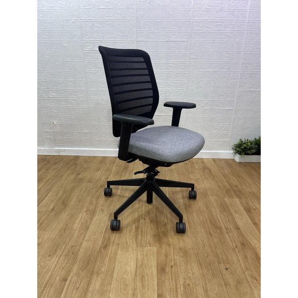 Refurbished Senator Fuse Office Chair – Black Grey, 4D Armrests