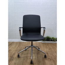 Refurbished Dynamic Lucia Executive Office Chair – Height Adjustable, Back Recline image 2