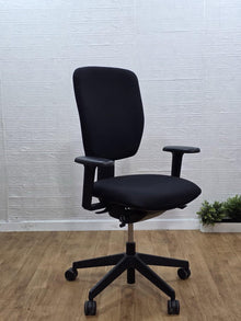Refurbished Senator Dash Task Chair – 3D Arms, Black