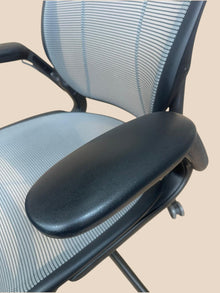 Humanscale Diffrient World Grey Mesh Chair – Refurbished image 7