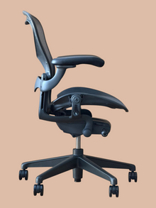 Refurbished Herman Miller Aeron Remastered Size B – Graphite, Lumbar image 3