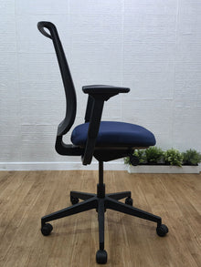 Steelcase Reply Blue Seat & Black Mesh Chair – Refurbished image 3