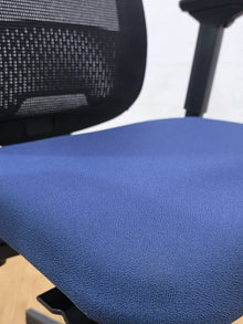 Steelcase Reply Blue Seat & Black Mesh Chair – Refurbished image 8