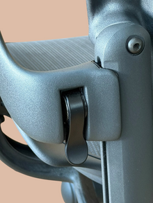 Refurbished Herman Miller Aeron Remastered Size B – Graphite, Lumbar image 7