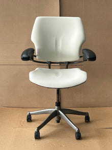 Refurbished Humanscale Freedom Chair – New Cream White Leather