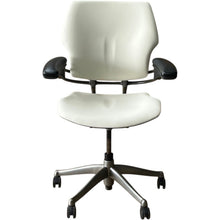 Refurbished Humanscale Freedom Chair – New Cream White Leather image 3