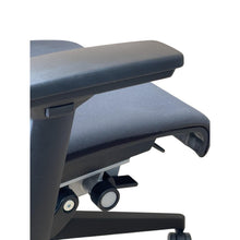 Refurbished Steelcase Think V1 Task Chair – Great Condition, Multiple Available image 9