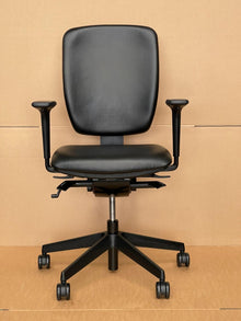 Refurbished Senator Dash Fully Adjustable Chair – Black PU image 1