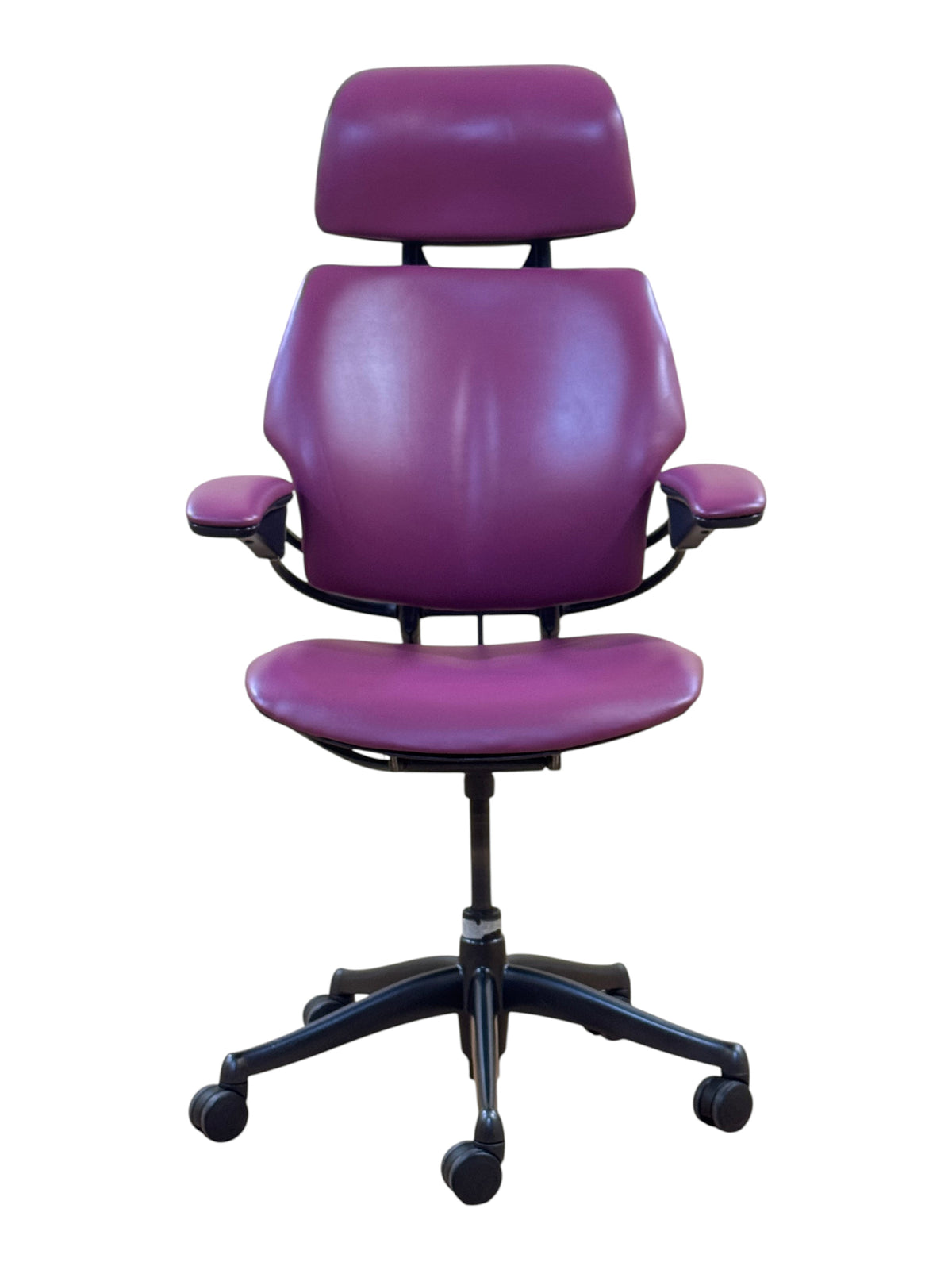 Refurbished Humanscale Freedom Headrest Chair – Purple Leather