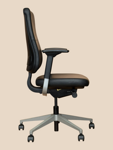 Refurbished Steelcase Reply Leather Office Chair – Black image 2