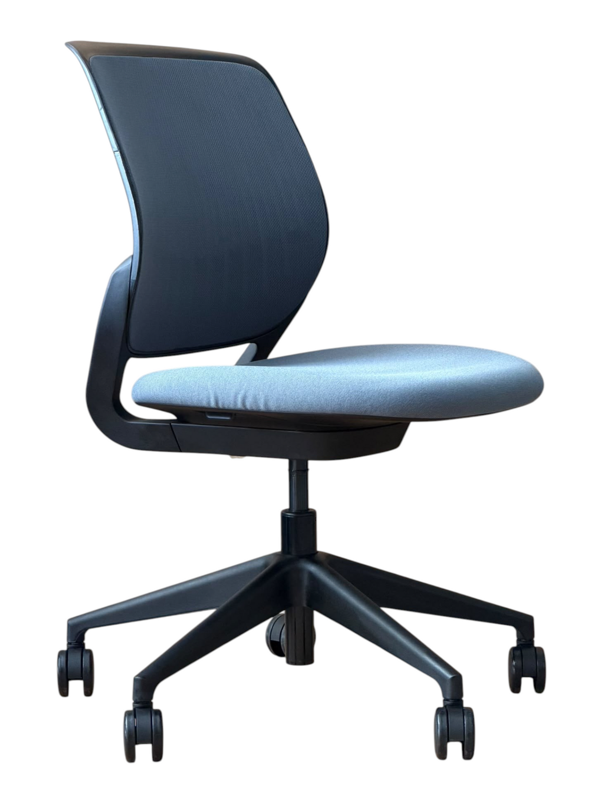 Refurbished Steelcase Cobi Meeting Chair – Grey Seat, Black Frame
