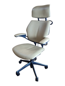 Refurbished Humanscale Freedom Headrest Chair – Vanilla image 2