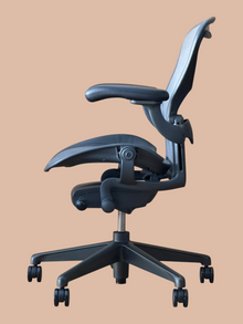 Refurbished Herman Miller Aeron Remastered Size B – Graphite, Lumbar image 5