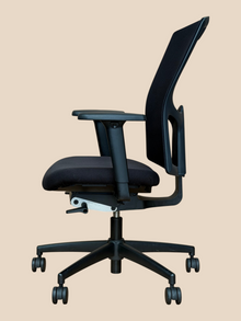 Refurbished Kinnarps Mento Black Mesh Office Chair image 4