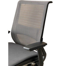 Refurbished Steelcase Think V1 Task Chair – Great Condition, Multiple Available image 7