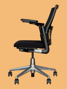 Refurbished Ahrend Verta Mesh Task Chair – Black image 7