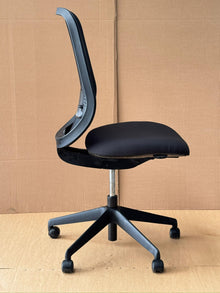 Orangebox Do Armless Black Mesh Chair – Refurbished image 5