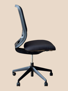 Orangebox Do Armless Black Mesh Chair – Refurbished image 5