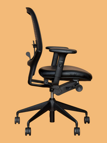 Refurbished Orangebox Ara Task Chair – Black Leather Seat image 2