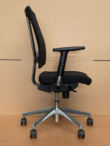 Nowy Styl Black Mesh Ergonomic Office Chair – Refurbished image 4