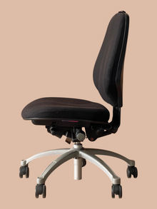 Refurbished RH Logic 300 Office Chair – Black, Armless image 4