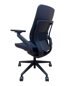 Grade A Refurbished Steelcase Gesture Office Chair – Navy image 5