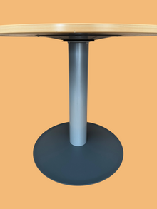 Refurbished Kinnarps Round Meeting Tables – Light Wood Finish, Set of 2 image 3