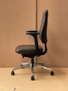 Steelcase Reply Brown Leather Office Chair – Refurbished image 4
