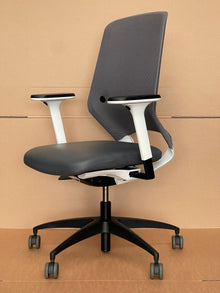 Drabert by Kinnarps Grey Mesh & Leather Chair – Refurbished image 5