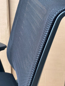Steelcase Think V1 Black Mesh Ergonomic Chair – Refurbished image 7