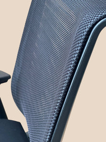 Steelcase Think V1 Black Mesh Ergonomic Chair – Refurbished image 7